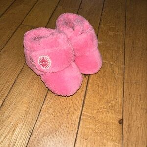 Baby Girl’s Ugg Bixby booties